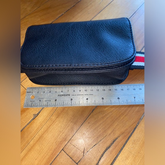 Garage - Picture 6 of 9